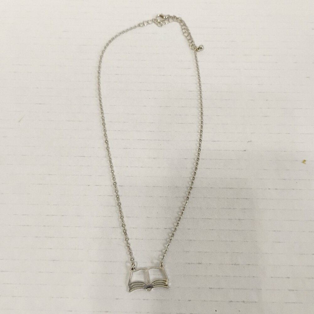 New Silver Tone Necklace with Open Book Pendant – Delicate & Literary-Inspired